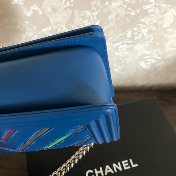 Chanel Medium Le Boy Chevron Iridescent Bag. - Picture 12 of 16